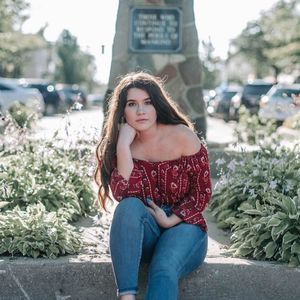 Meet your Posher, Hailey